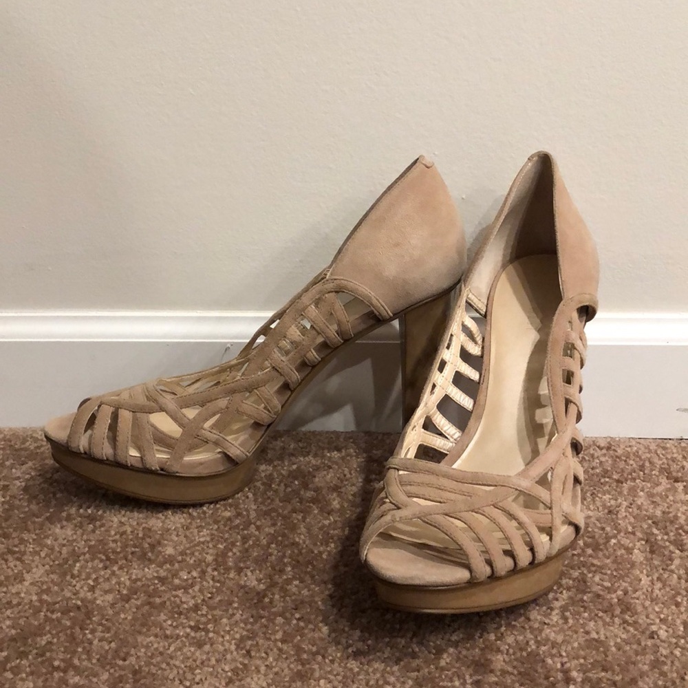 Nine West 4 1/2” Beige Pumps